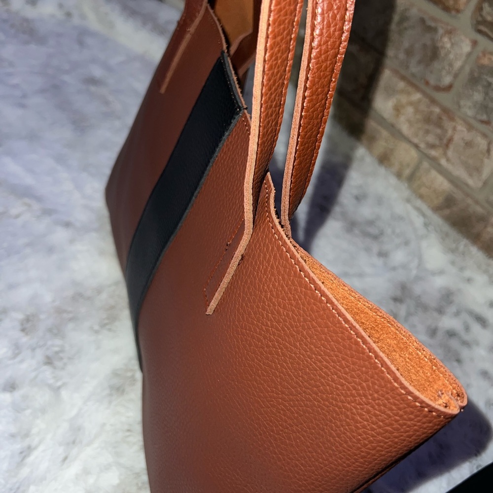 Vince Camuto Tote/ brown new